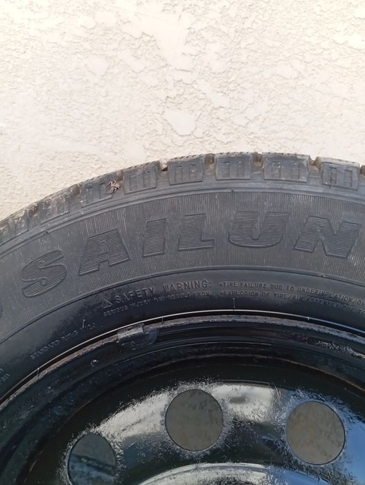 Продам зимний комплект шин с дисками