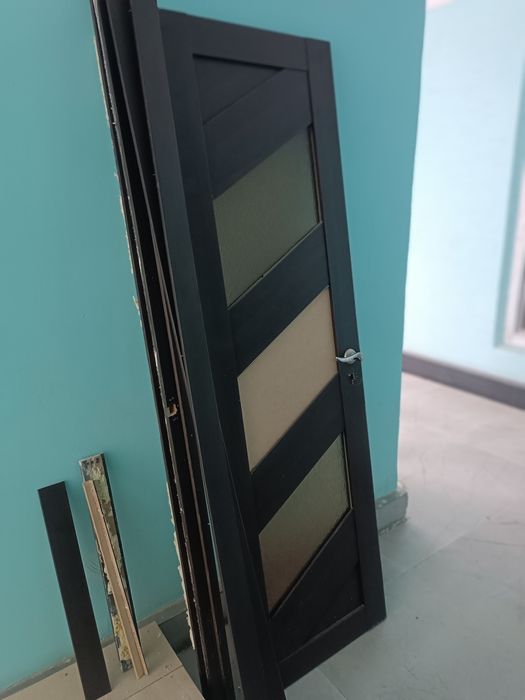 Деревянный дверь