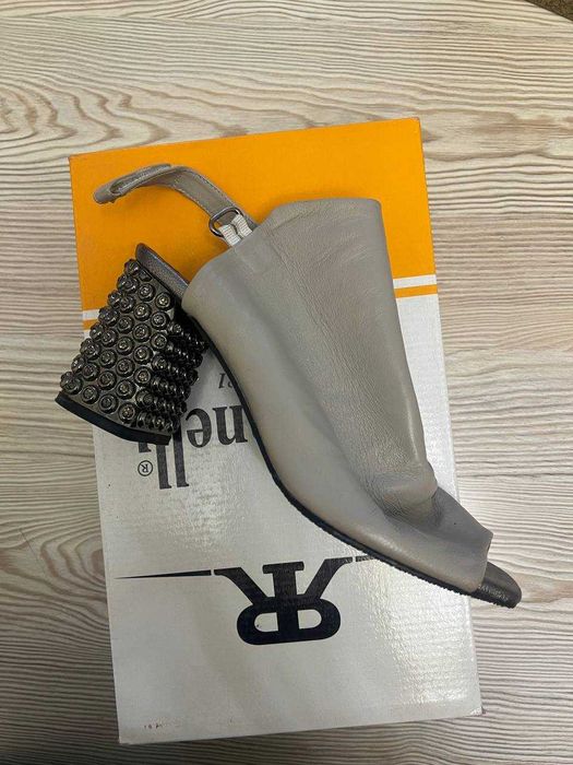 Обувь женская. Все детали сделаны очень качественно