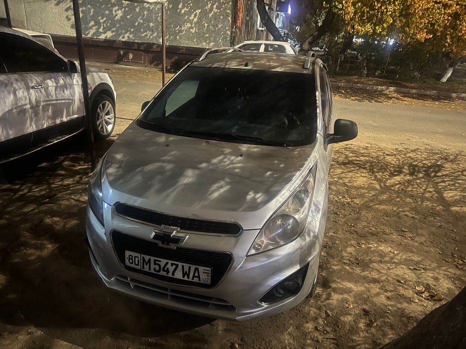 Chevralet spark sotiladi