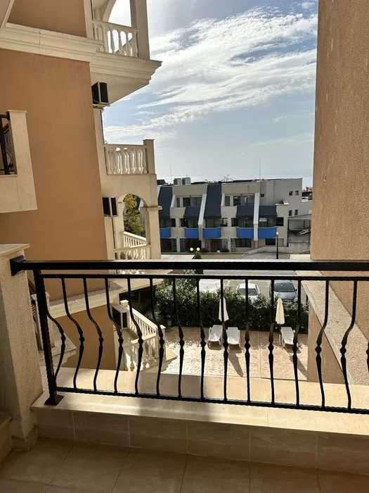 Дава се под наем Двустаен апартамент в Свети Влас - 45 кв.м за 300 € - Снимка #1