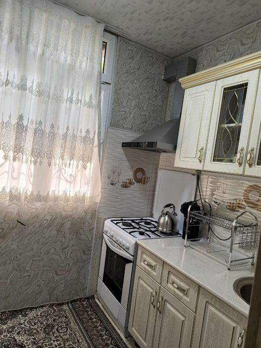 Чиланзар-9. 4/1/4. 2х6 балкон, 77 серия Кирпичный срочно