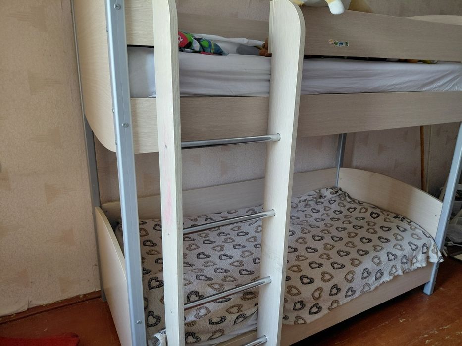 Кровать двухъярусная