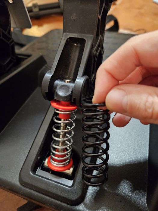 Волан Thrustmaster T248 + Стол Playseat Challenge