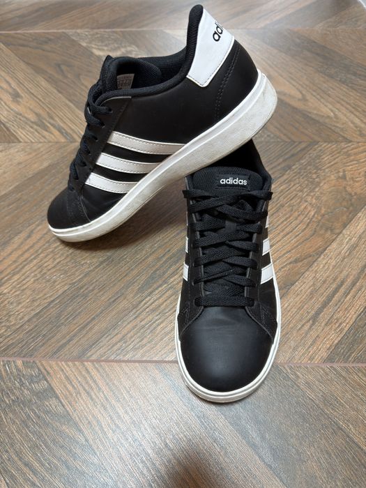 Обувки Adidas 40