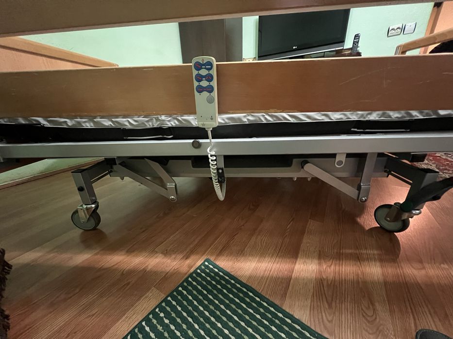 Pat medical rabatare electrica,protectii laterale