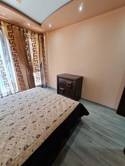 Дава се под наем Тристаен апартамент в Пловдив, Христо Смирненски - 117 кв.м за 568.14 € - Снимка #10