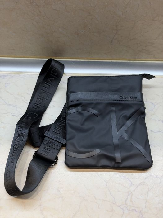 Calvin Klein чанта