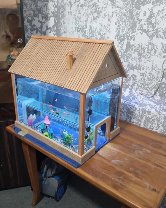 Аквариум ката 120 л хама аксессуарлари балиглари билан бирга 20 та