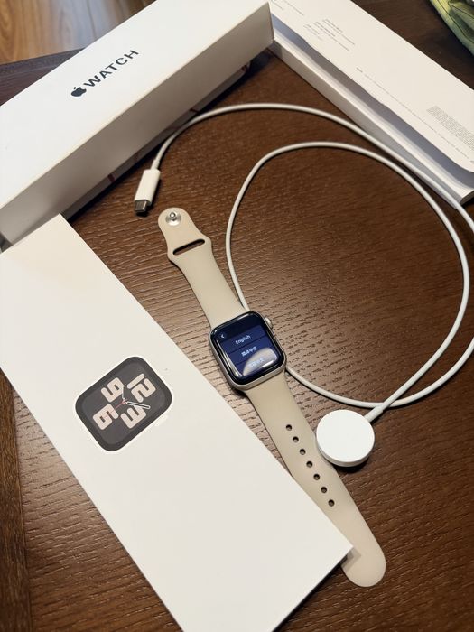 Apple Watch SE 2 - 40 mm, 2024