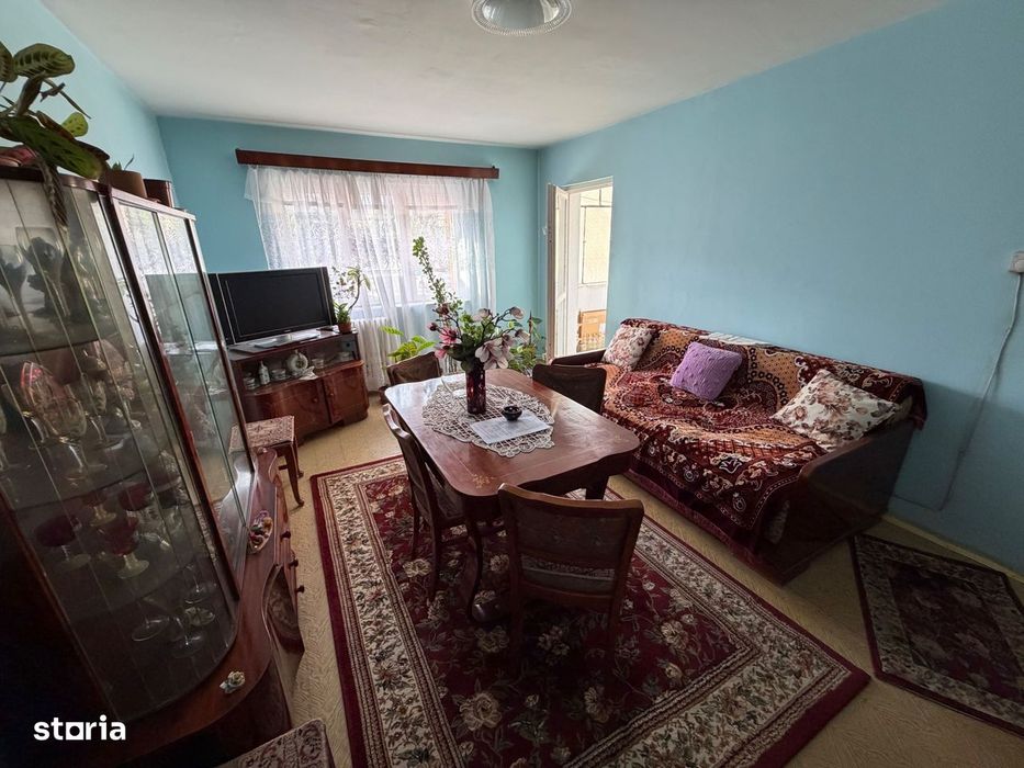 Apartament 2 camere, etaj 1 - zona Cetate