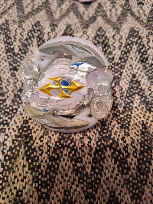 Игрушка бэйблэйд