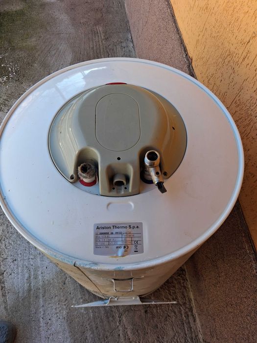 Vand boiler de 80 litri in stare buna