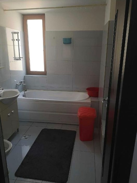 Vând apartament zona centrala