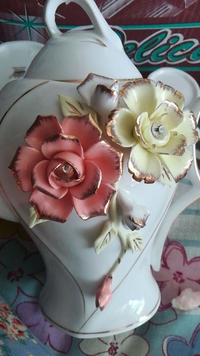 Очень нежный и красивый китайский сервис