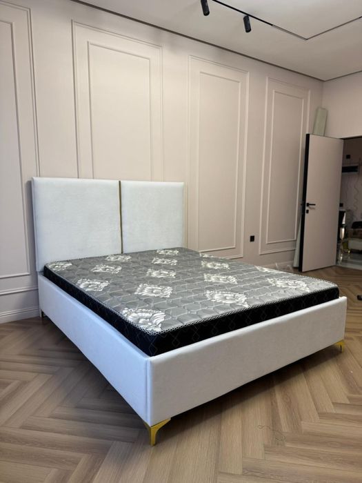 Кровать двуспальная