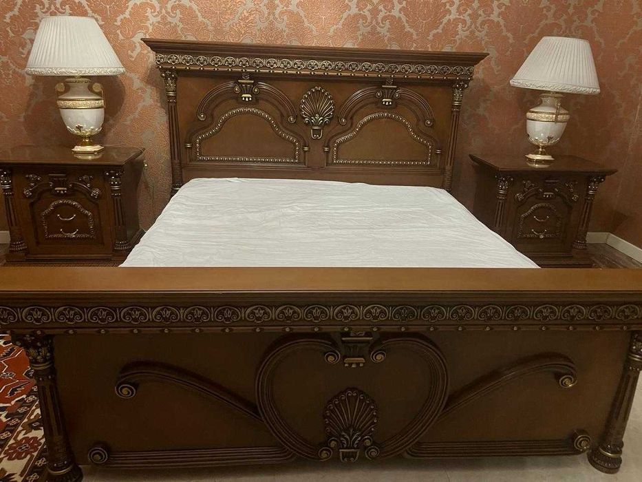 Продается комплект спальных гарнитуров, дерево, резьба