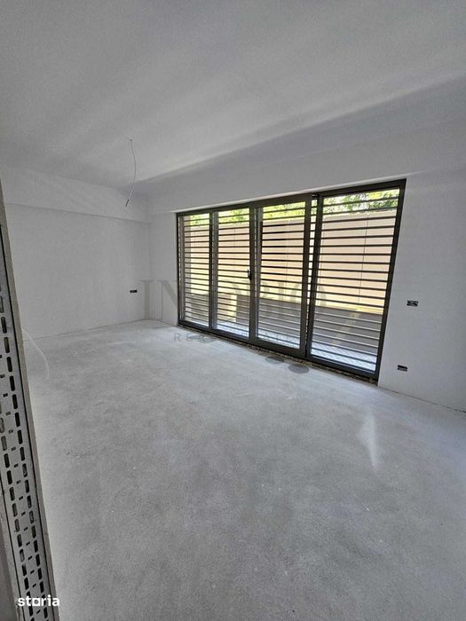 Spatiu comercial | 2 locuri de parcare | Prima inchiriere | Victoriei