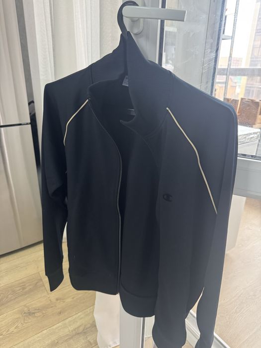 Продам толстовка Champion оригинал