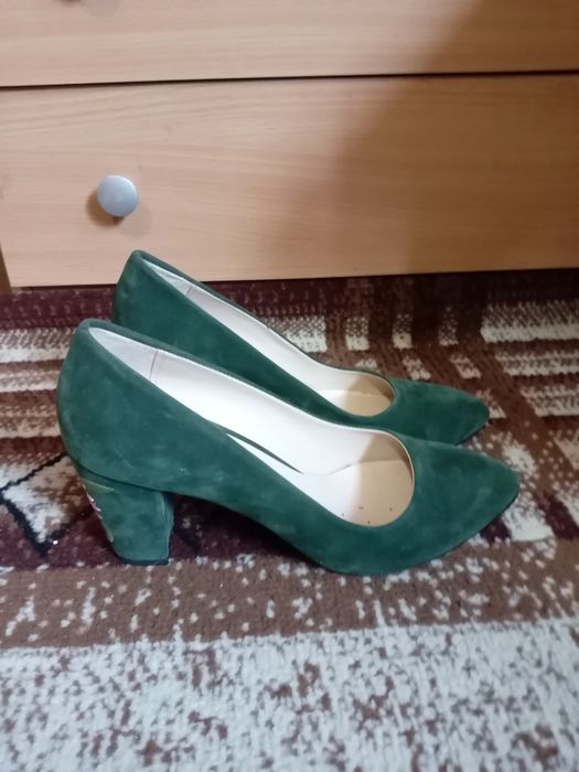 Продавам дамски токчета и ботуши