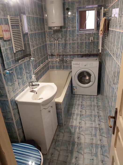 100 lei camera regim hotelier apartament 2 camere etaj 1 decomanda