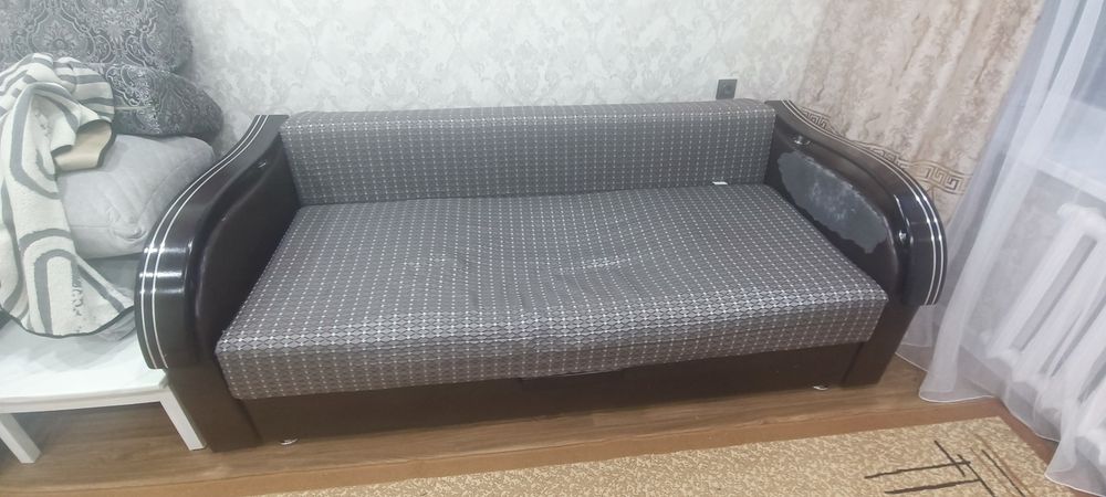 Диван с креслом б/у самовывоз