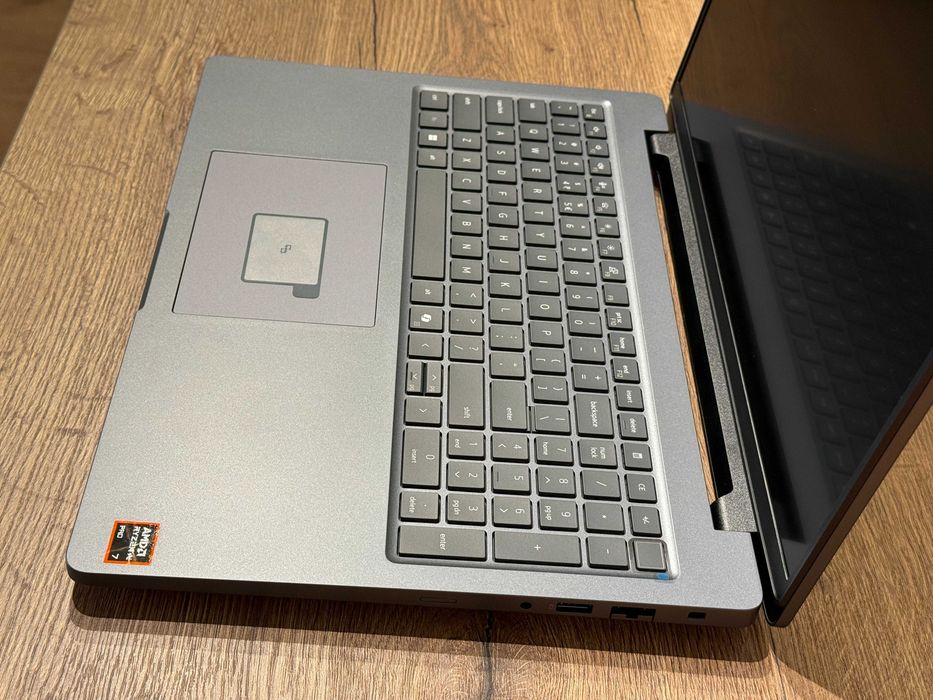 Laptop Dell Precision Pro Max 16 Workstation AMD Ryzen AI 7 PRO 350 32GB NVIDIA RTX PRO 1000 8GB 1TB SSD Win11 Pro 3Ani Garantie Factura cu TVA Firma