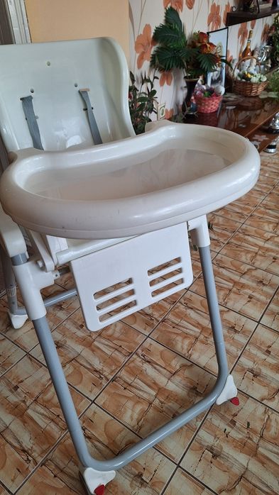 Scaun de masa bebe