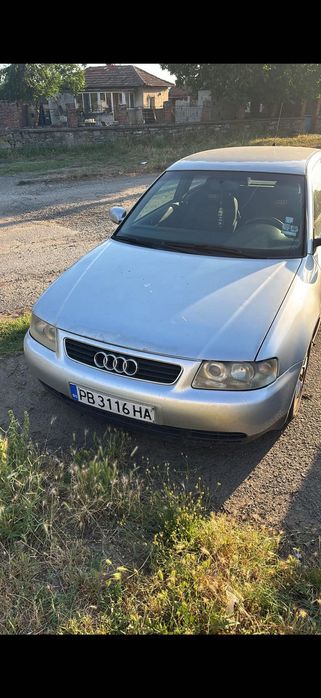 Автомобил Ауди а3