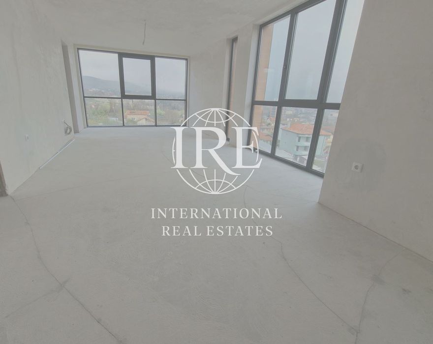 Продава се Тристаен апартамент в Варна, Бриз - 110 кв.м за 1173 €/кв.м - Снимка #1