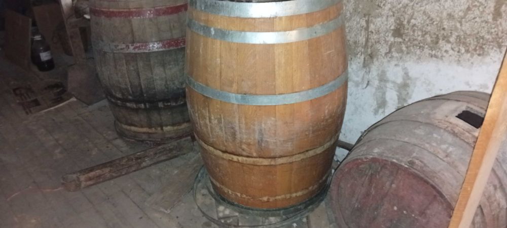 Продавам дървени бъчви
