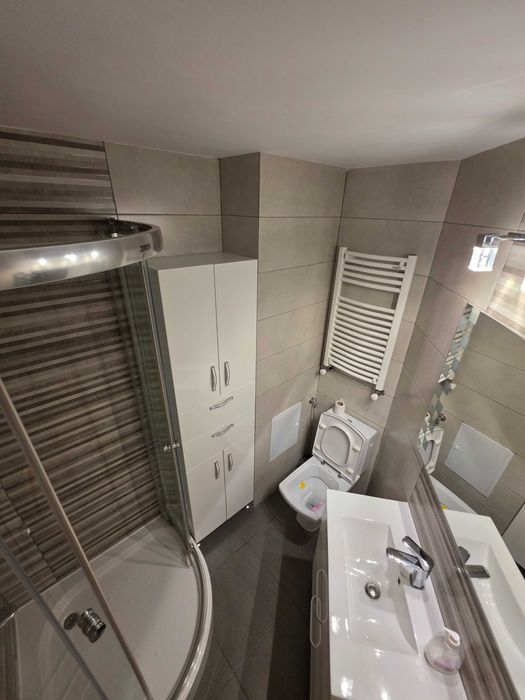 3 camere decomandat renovat complet, centrala proprie, direct proprietar, str. Uranus, bloc 2001