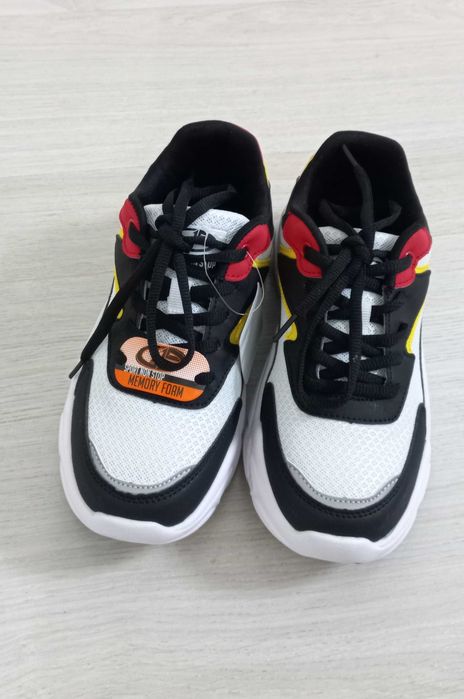 Продам кроссовки НОВЫЕ