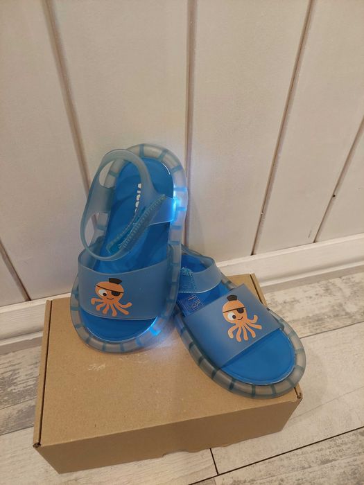 Обувки за момче, размери 21,26,27,28,30