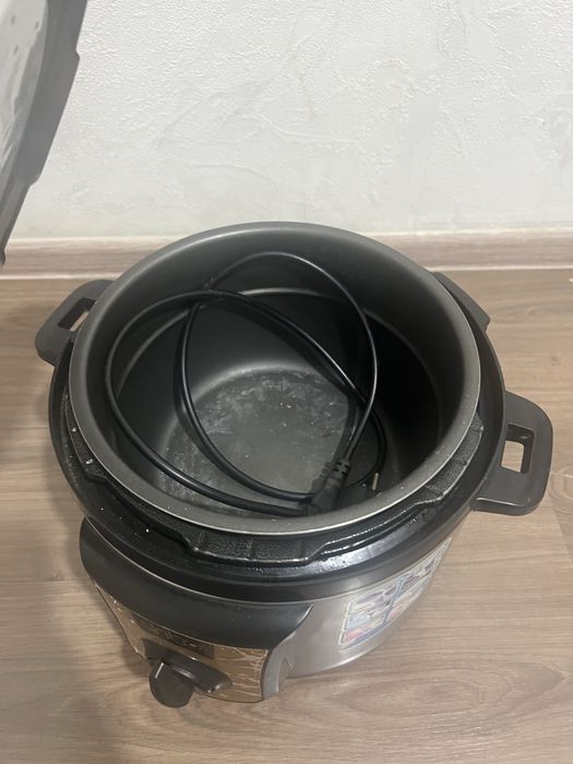 Продам мультиварку 8000