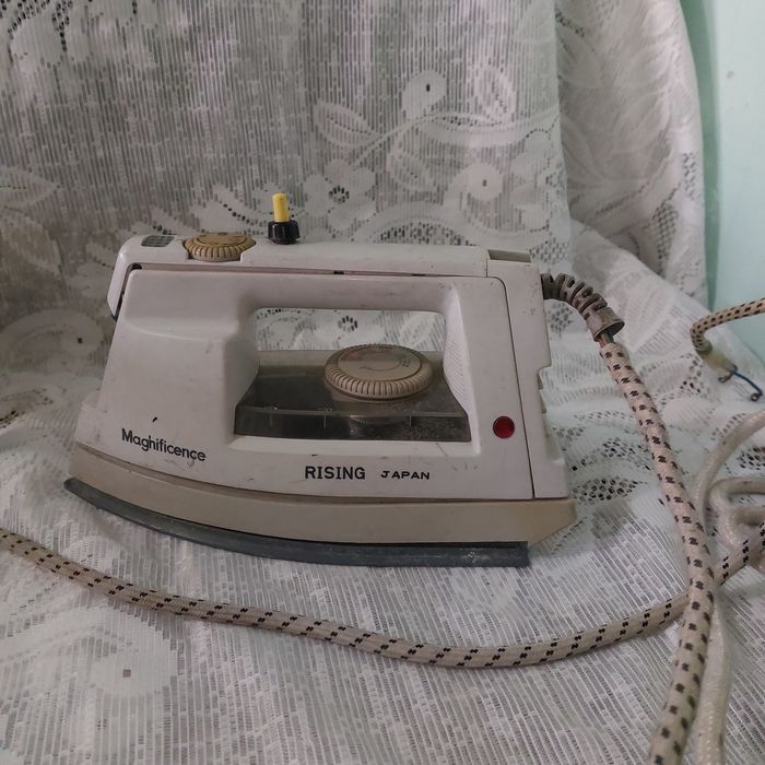 Продаю Утюги б.у не дорого