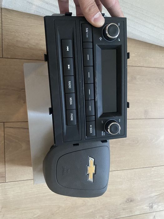 Продам airbag и магнитолу кобальт