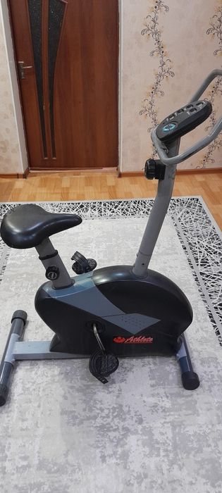 Велотренажёр Athletic В идеальном состоянии.