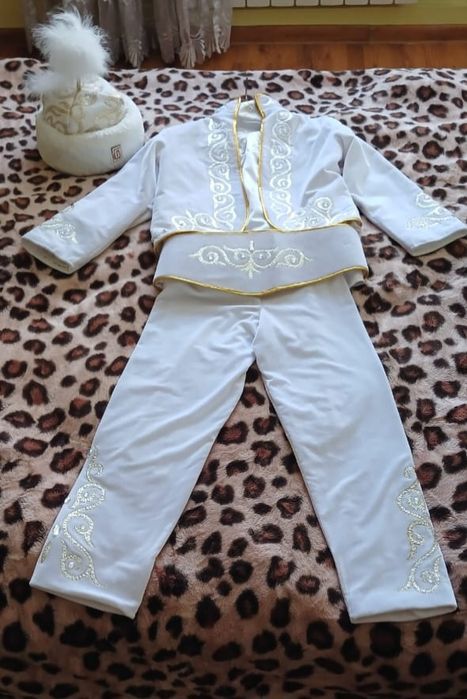 Продаю национальный казахский костюм