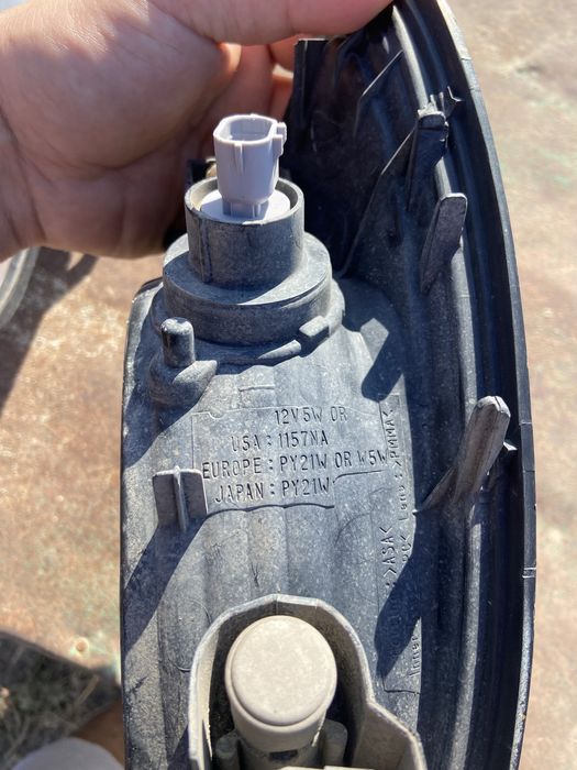 Габарит поворотник Lexus lx470