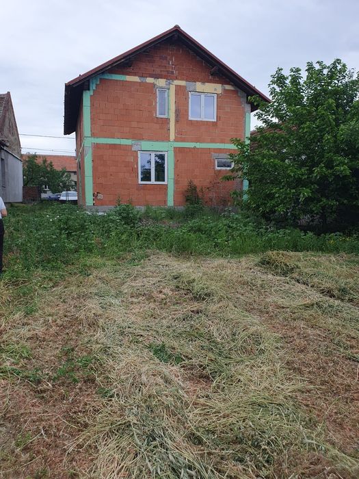 Casa de vânzare  și teren