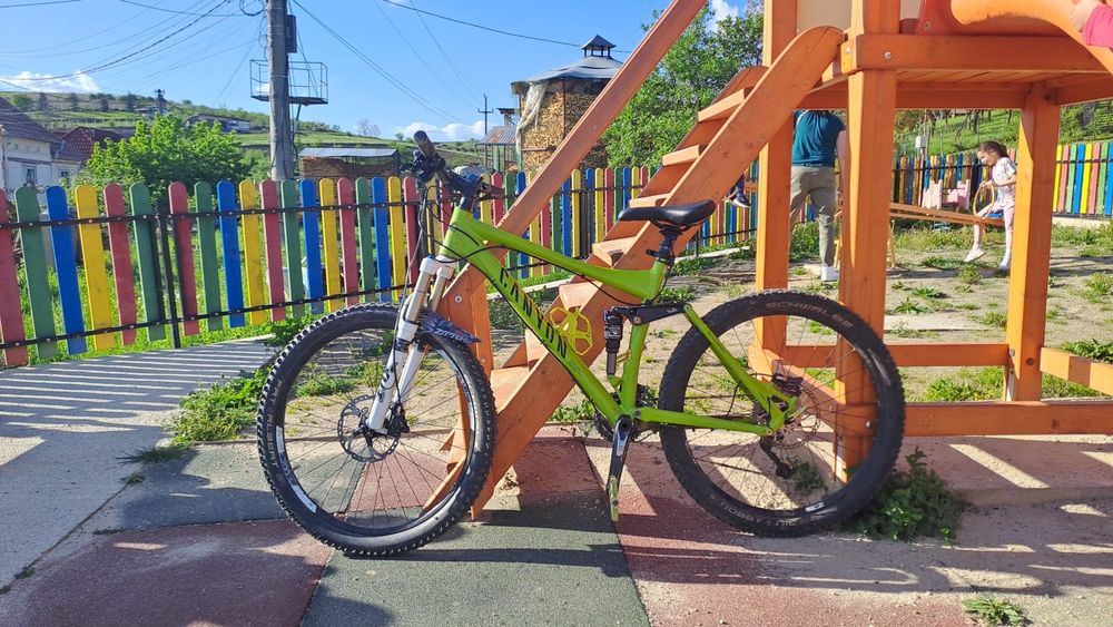 Vând Canyon AM F8 Full Suspension