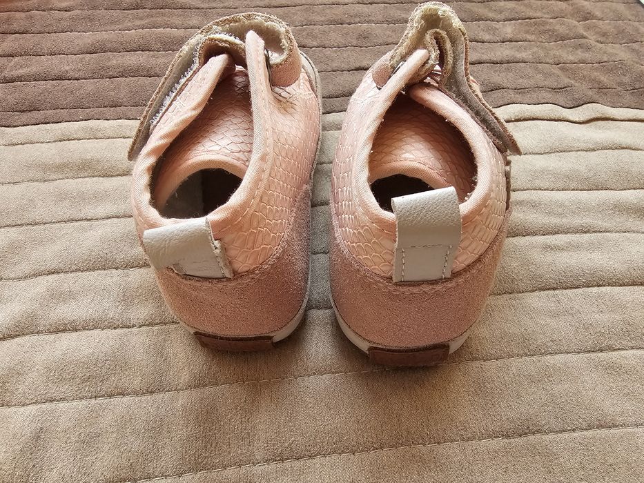 Пантофи за момиче от естествена кожа, с мека подметка