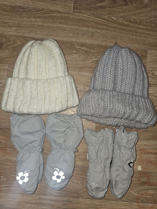 Продам зимние куртки на девочку