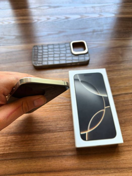 Iphone 16 pro max 1 Tb Natural Titan ideal sotiladi srochno!