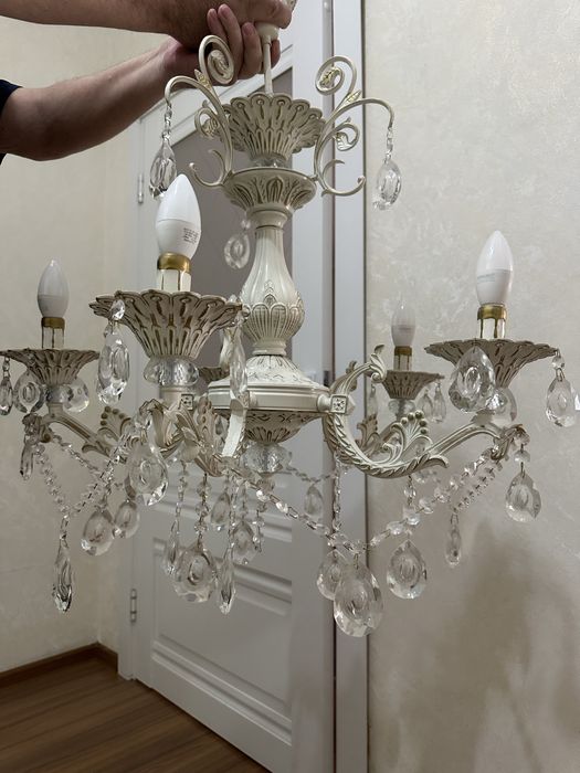 Продам люстру б/у