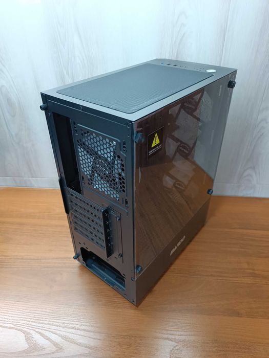 Продам новый кейс для компьютера.