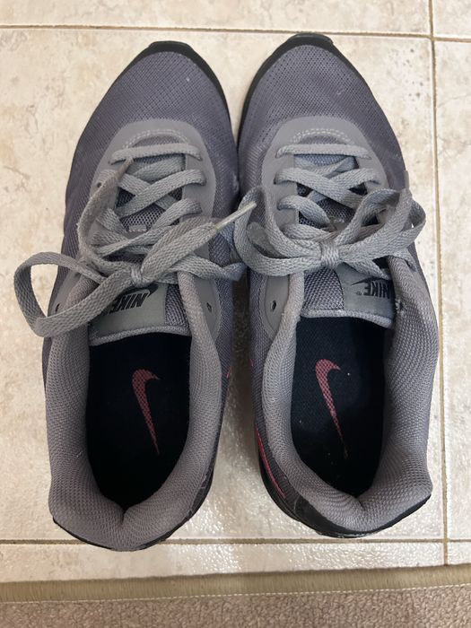 Маратонки Nike Air Max Invigor