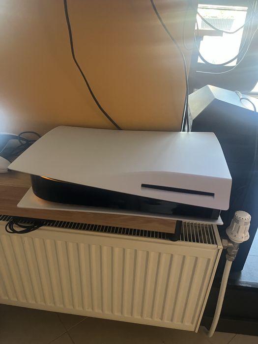PlayStation 5 Disc 825GB + 2 джойстика + игри + дистанционно