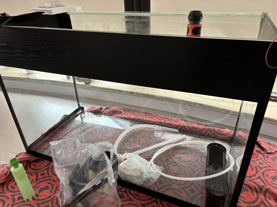 Doua acvarii 250l si respectiv 300l complet echipate